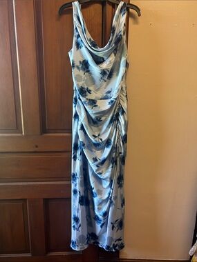 abercrombie cowl neck draped maxi dress Women's in Sunny Yellow | Size XXS TALL Flattering maxi dress in our textured satin fabric Abercrombie & Fitch | Dresses